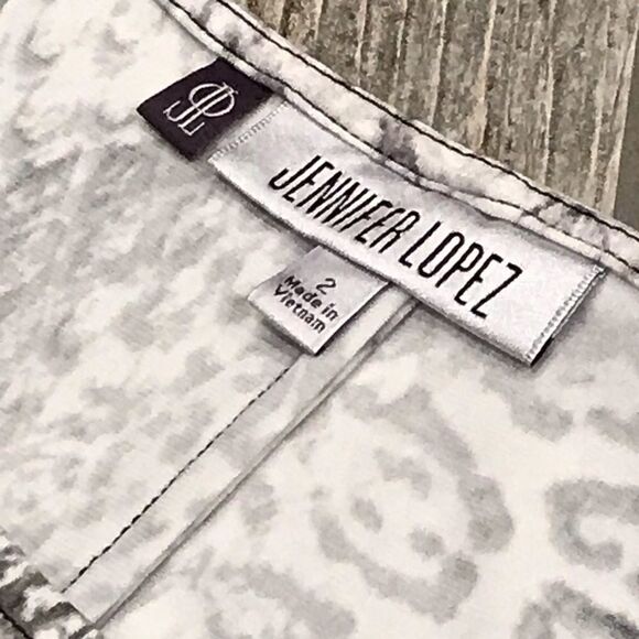 Animal print sleeveless fitted knee length dress - Picture 3 of 12